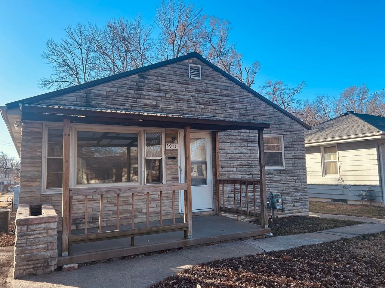 3911 Kansas Ave - Photo 2 of 20