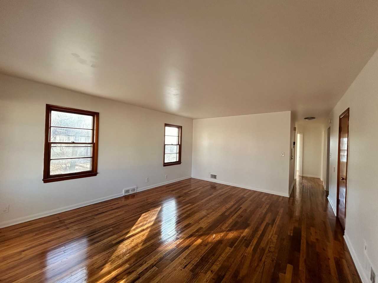 3911 Kansas Ave - Photo 3 of 20