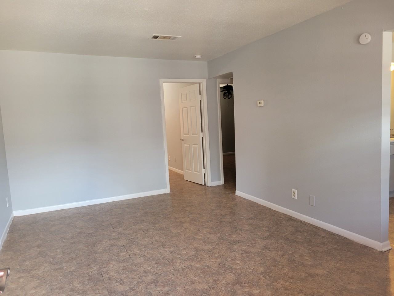 525 Laurel St #18 - Photo 6 of 10