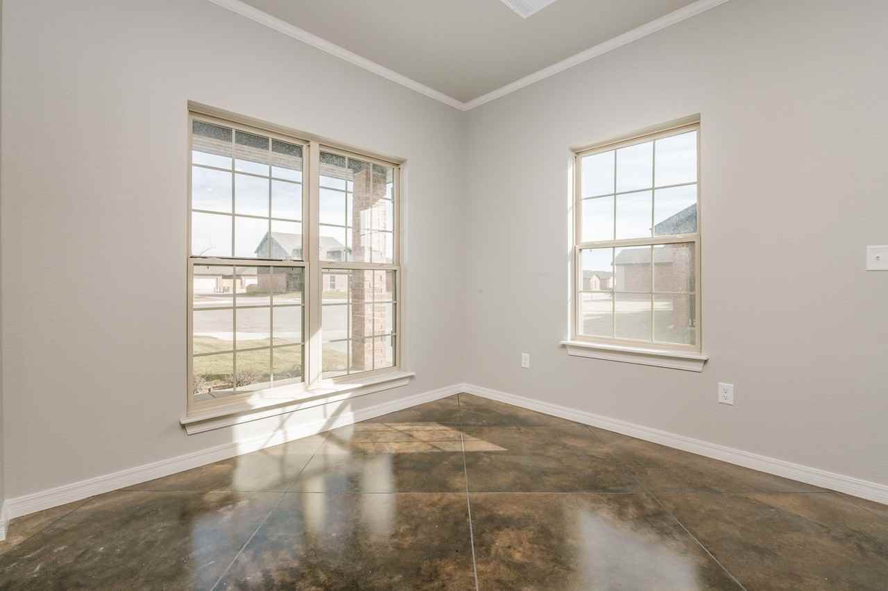 9933 Digby Ln - Photo 7 of 20