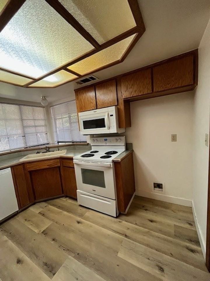 740 W Vassar Ave - Photo 6 of 16