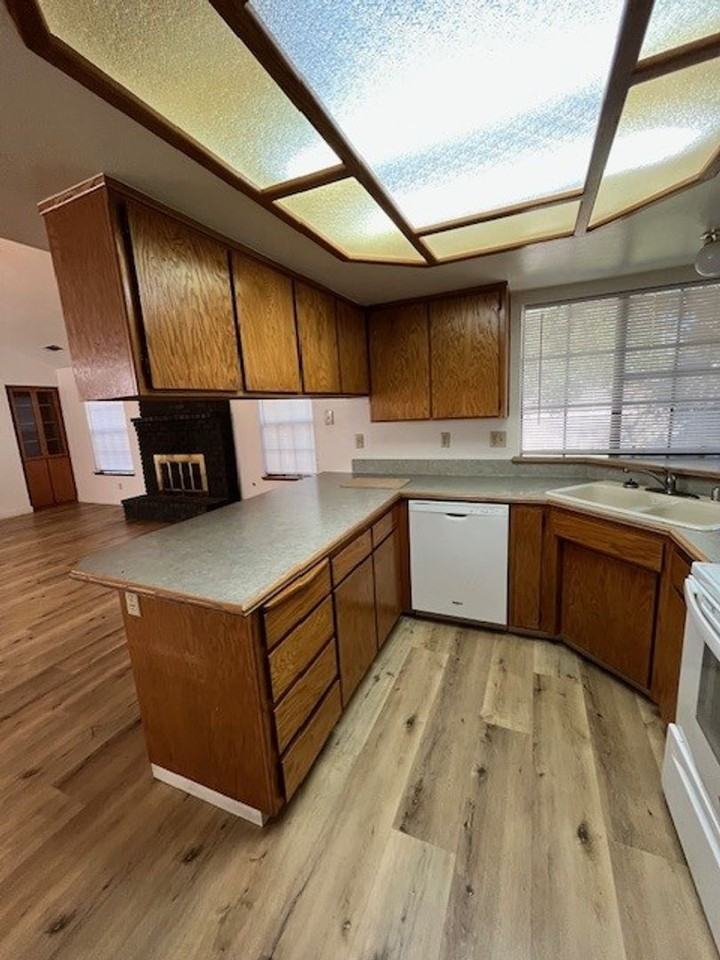 740 W Vassar Ave - Photo 7 of 16