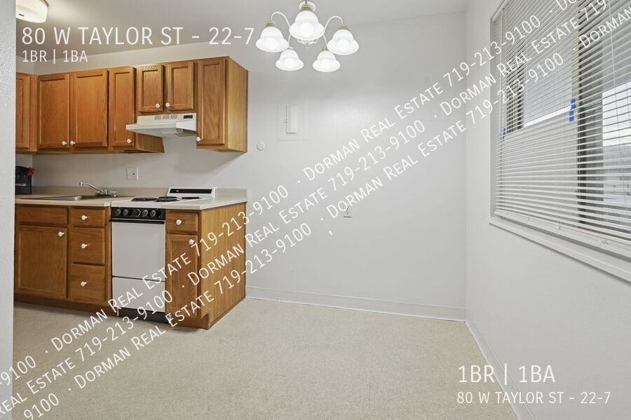 Taylor St Apartment - Photo 5 of 15