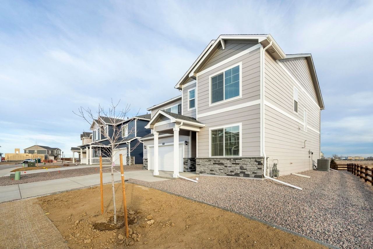 5997 Holstein Dr - Photo 2 of 26