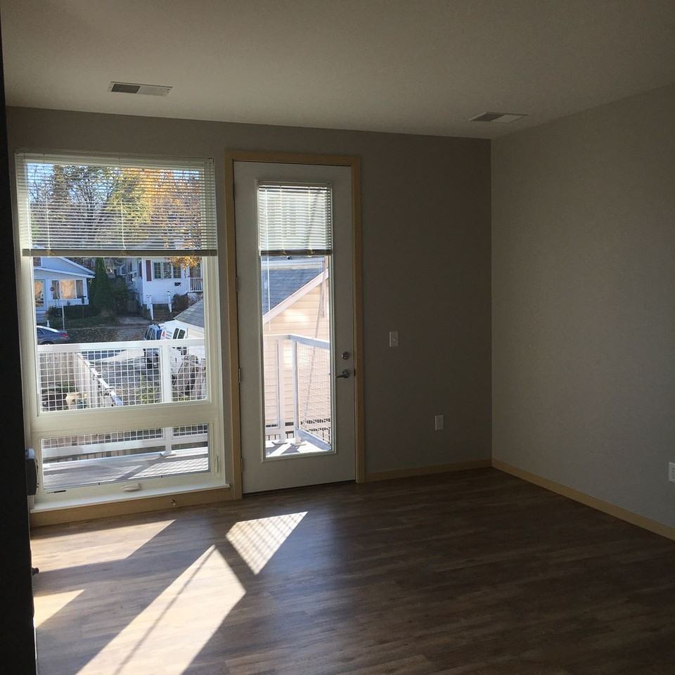 Lindholm Properties - Photo 4 of 19