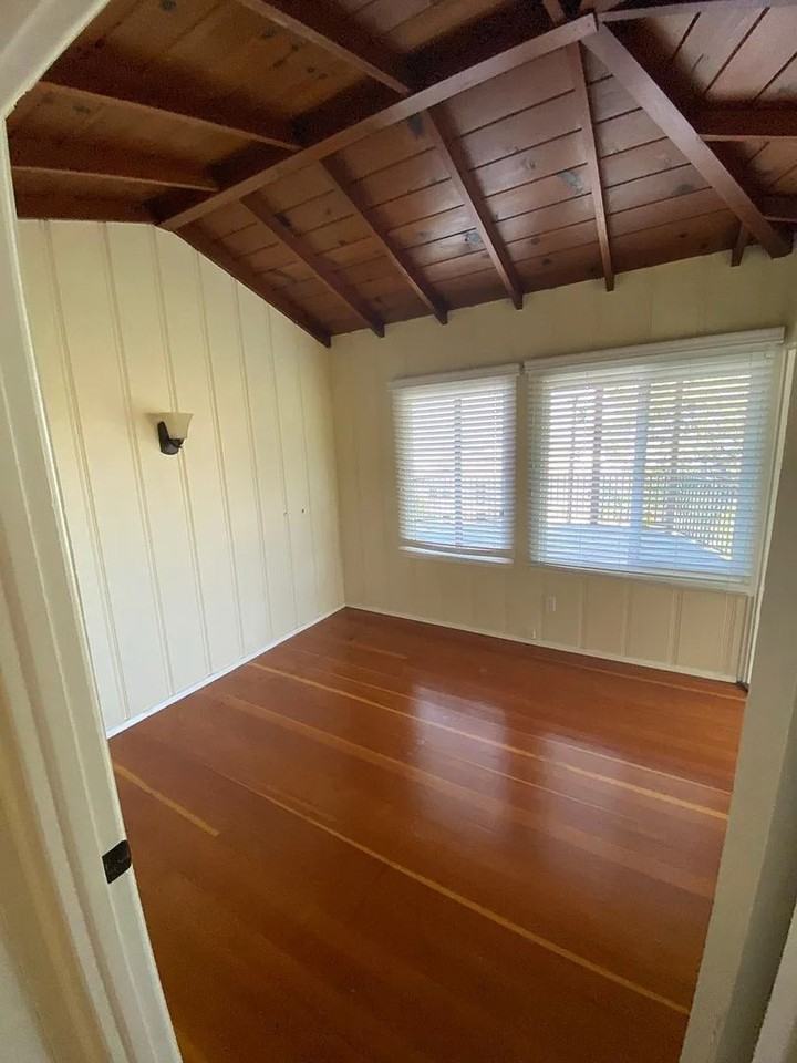 Spacious Studio aand 1 - Photo 3 of 19