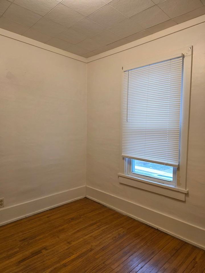 227 Clay St - Photo 5 of 8