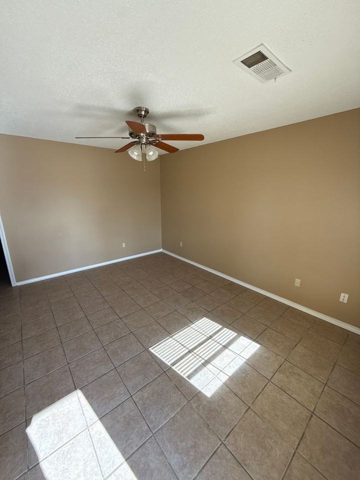 1501 E 13th St - Photo 2 of 14