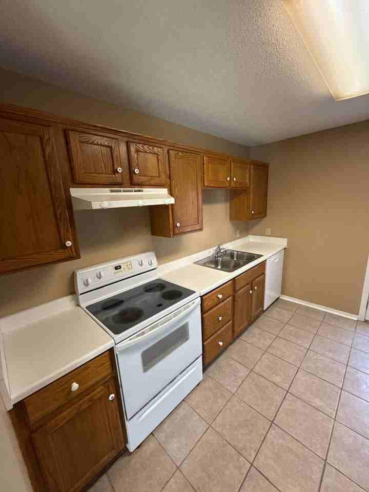 1501 E 13th St - Photo 3 of 14