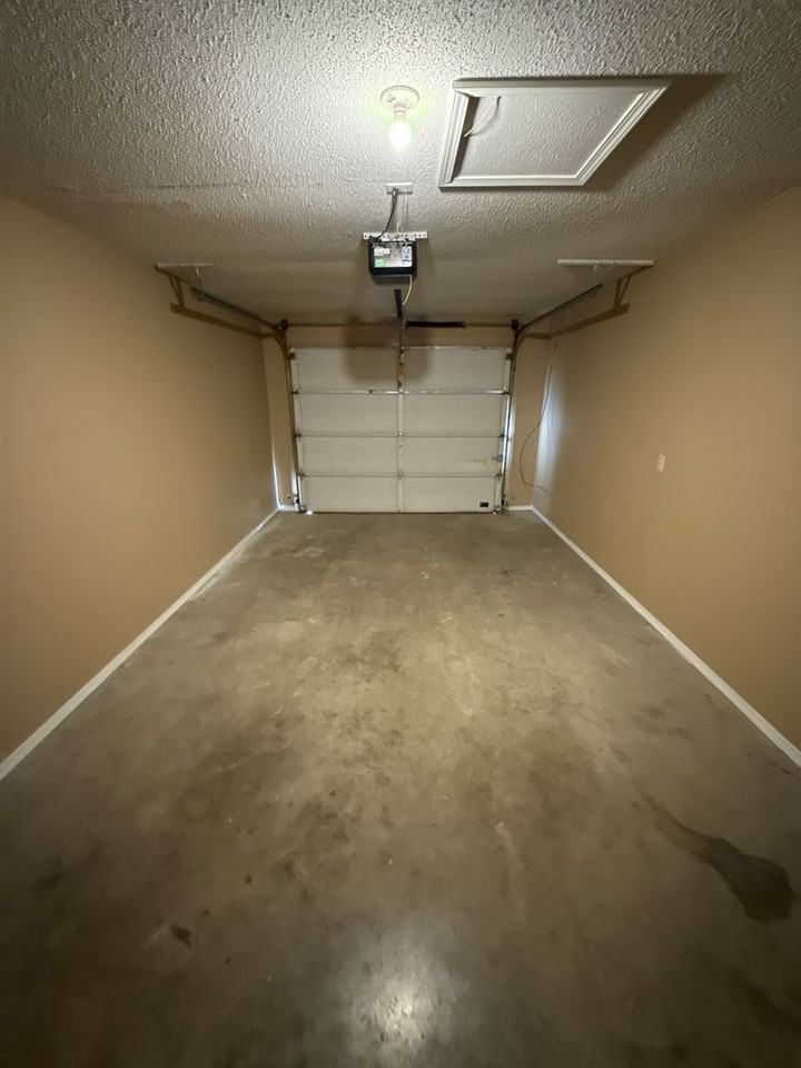 1501 E 13th St - Photo 6 of 14