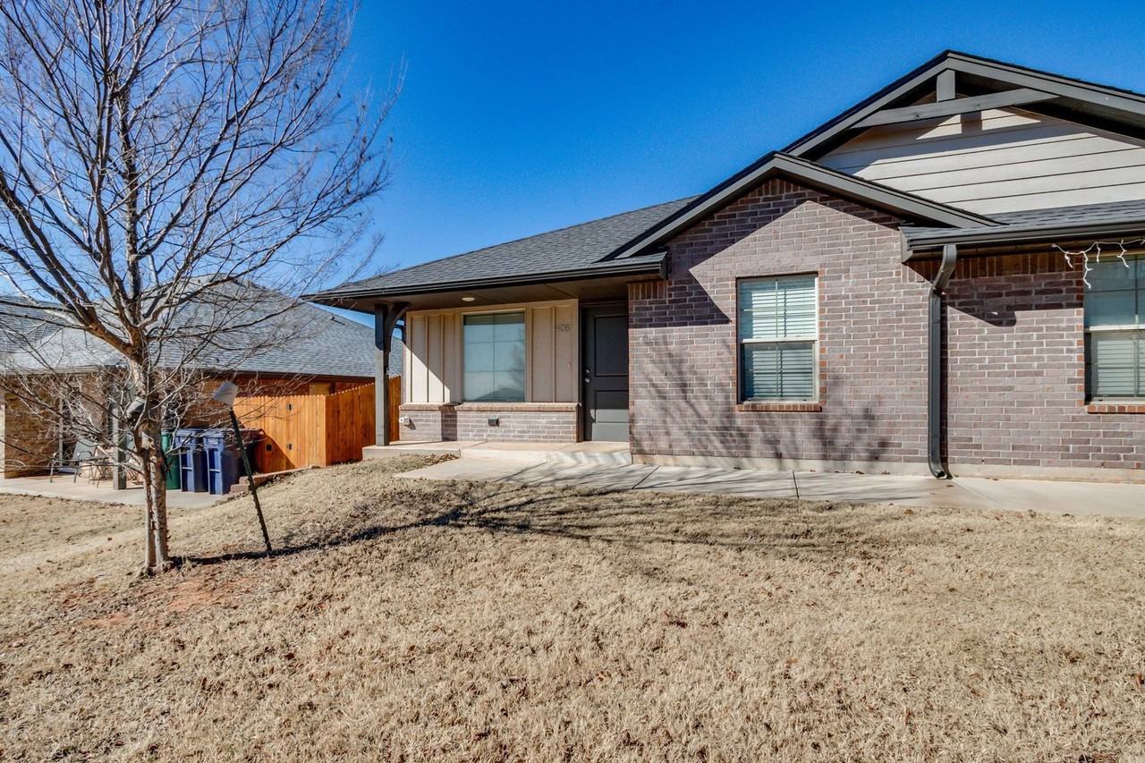 405 Vail Cir - Photo 2 of 40