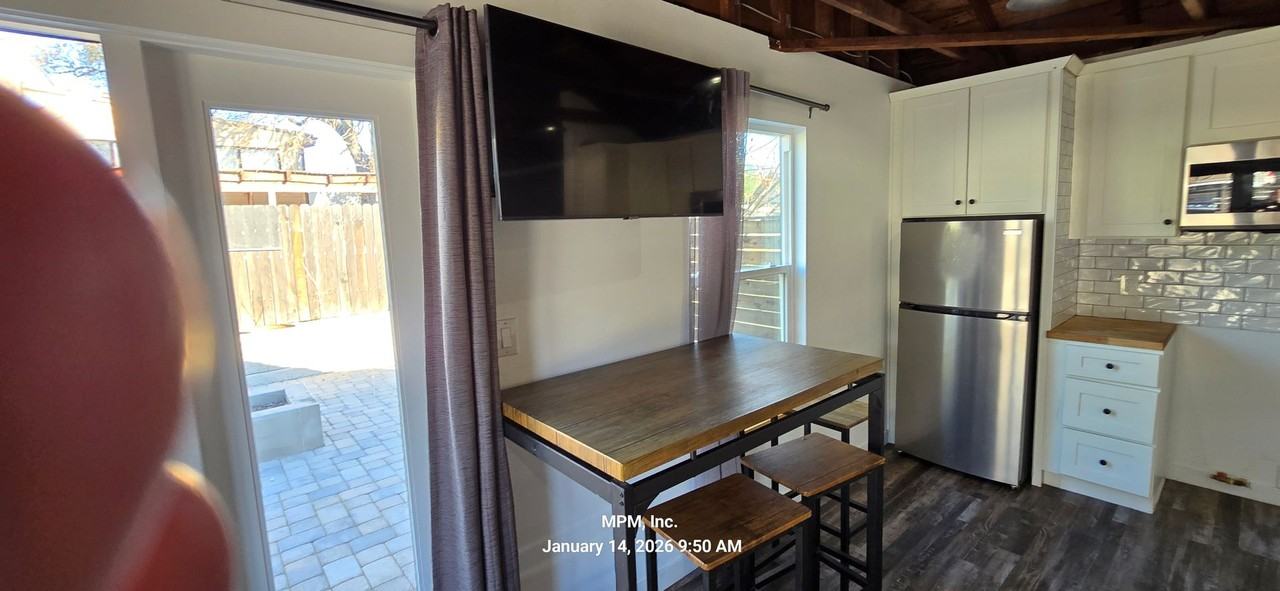 2130 2130 Vine St - 2130 Vine St #B - Photo 4 of 8