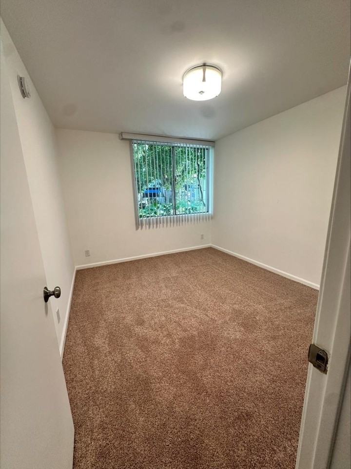 Woodland House Apartments - Photo 6 of 50