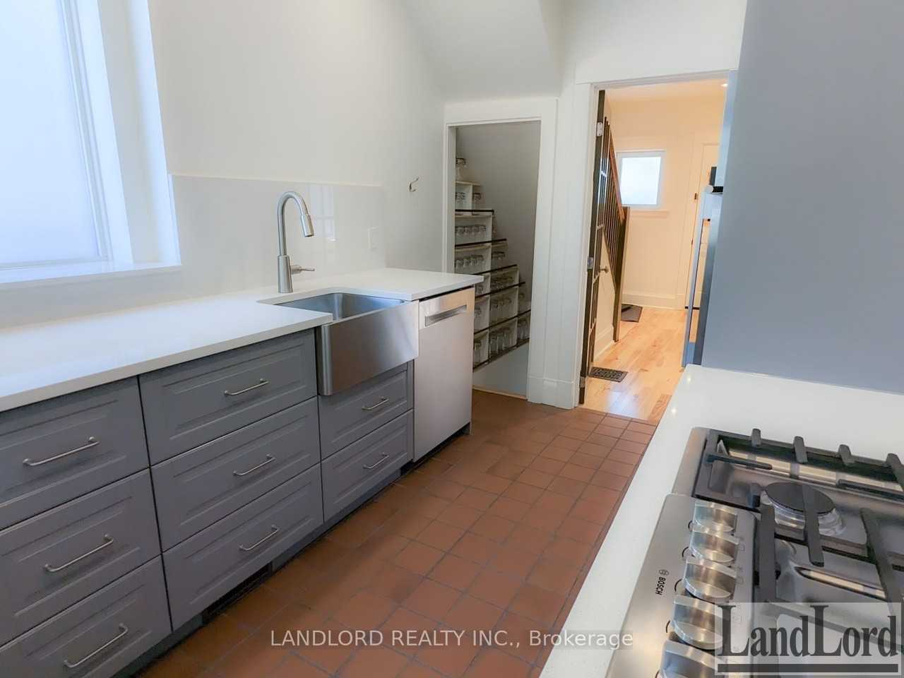 142 Felstead Ave - Photo 2 of 26