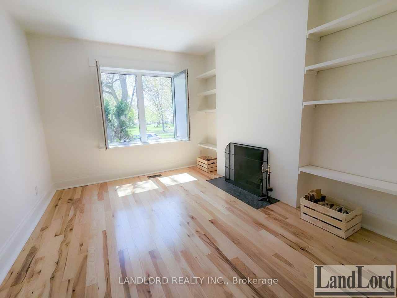 142 Felstead Ave - Photo 5 of 26