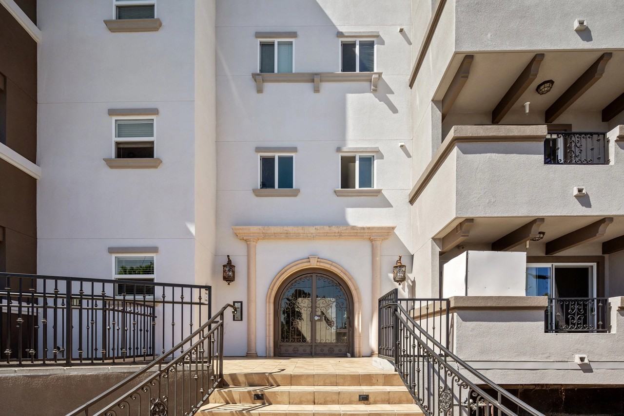 Malden Luxury Apartments - Photo 4 of 50