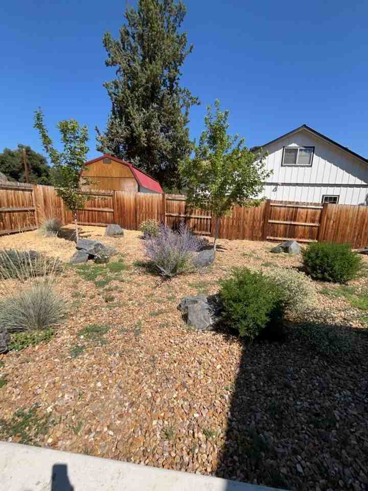 1560 Sw Park Dr - Photo 3 of 28