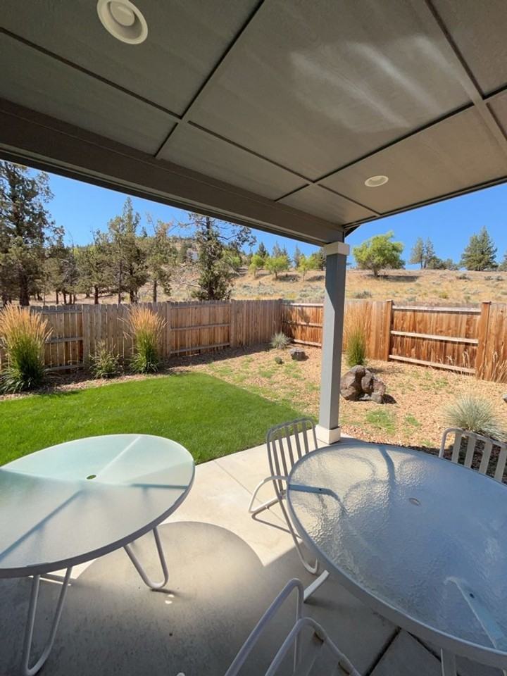 1560 Sw Park Dr - Photo 7 of 28