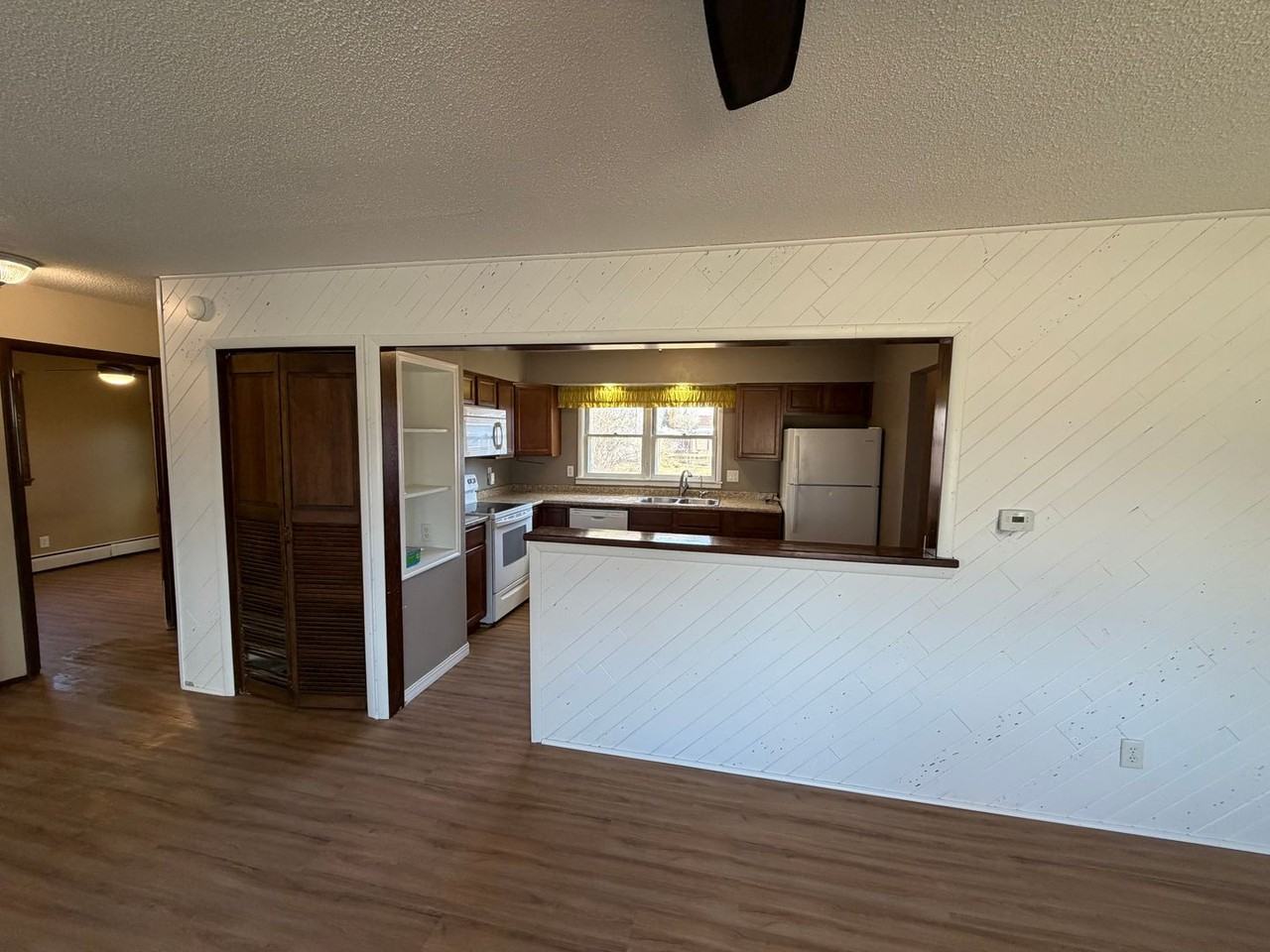 3112 Grandview Dr - Photo 4 of 10