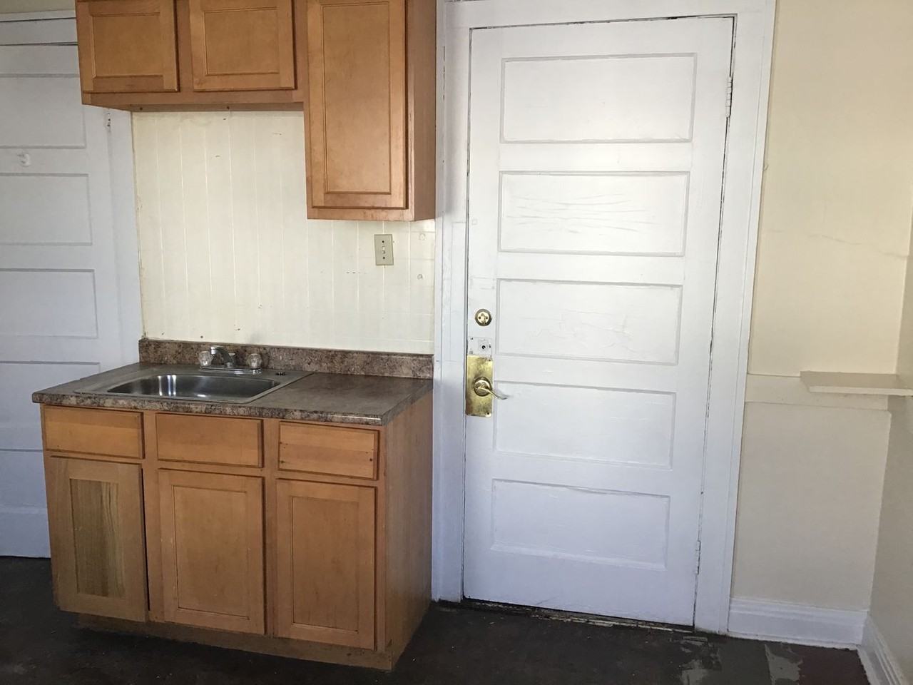 2501 S 15th Pl./1551 W Arthur Ave - Photo 2 of 8