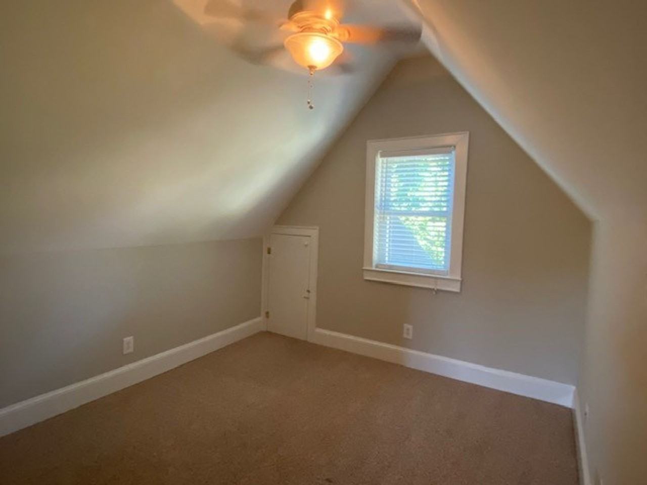 634 Michaelmas Ave - Photo 2 of 24