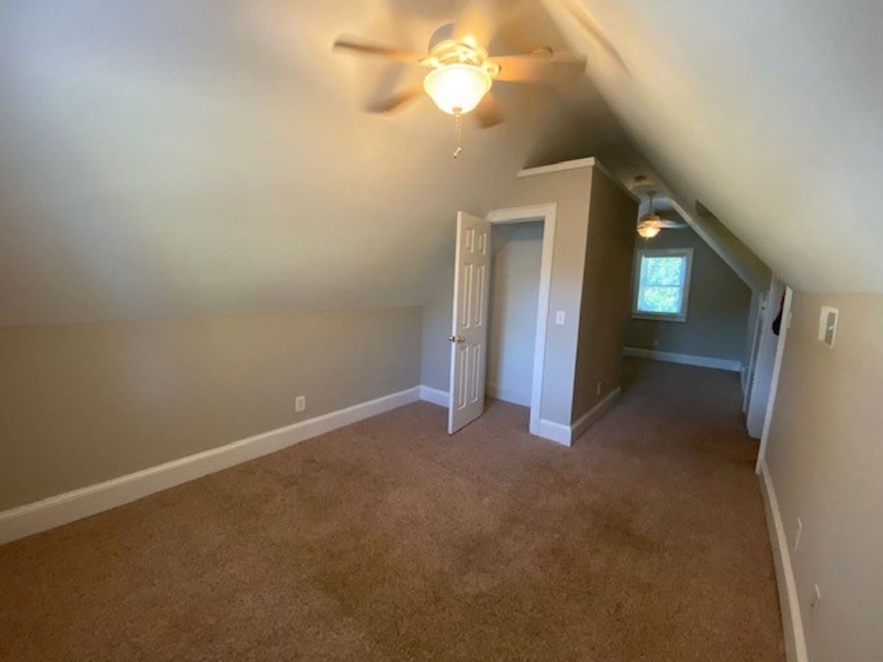 634 Michaelmas Ave - Photo 3 of 24