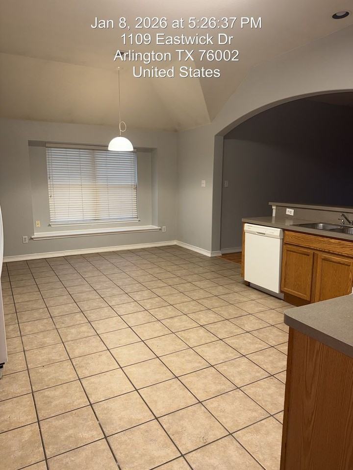 1109 Eastwick Dr - Photo 3 of 16