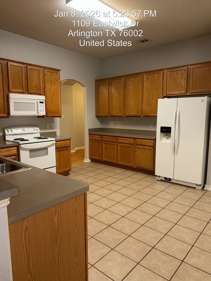 1109 Eastwick Dr - Photo 4 of 16