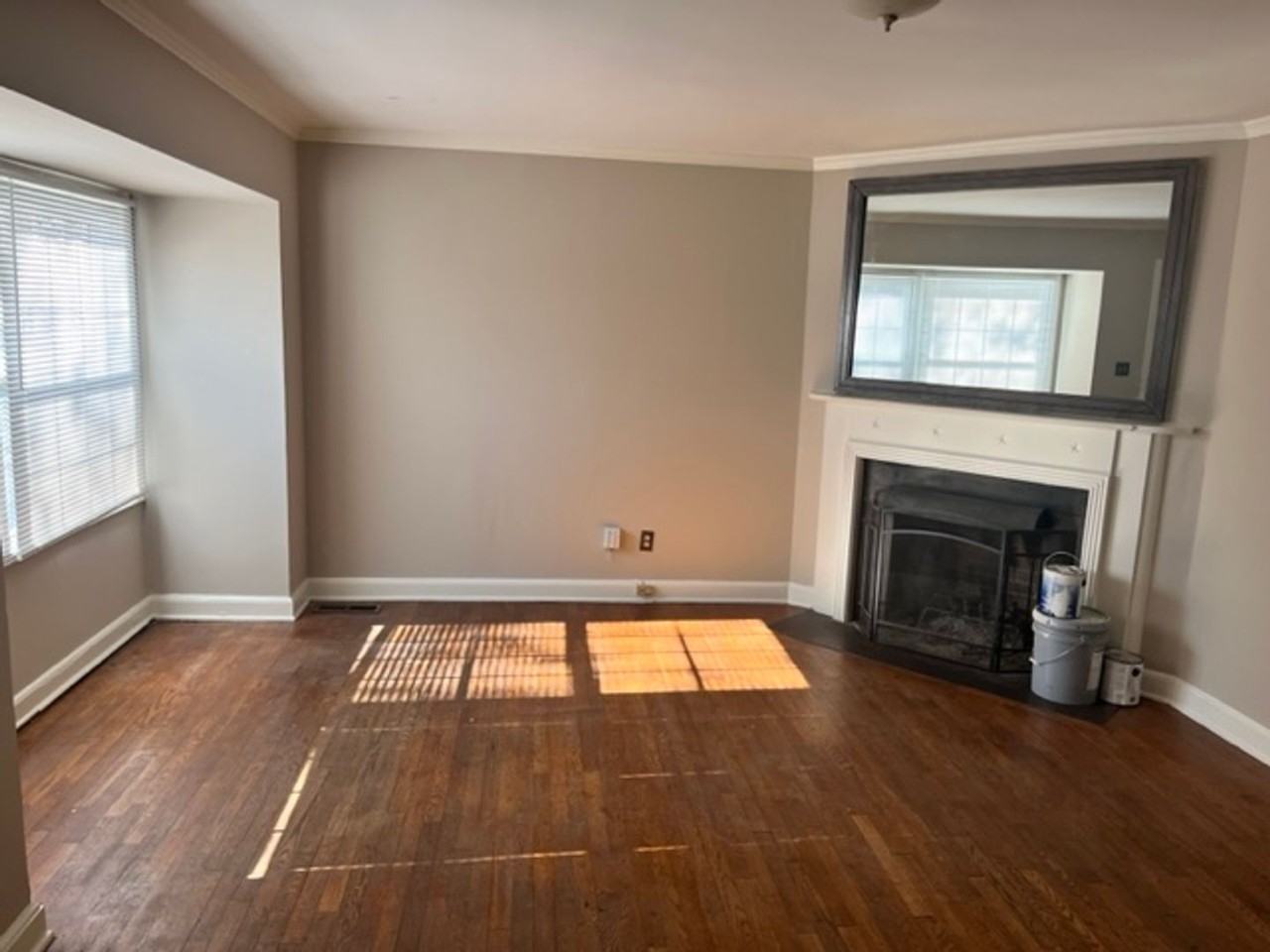 229 Century Ct - Photo 2 of 10