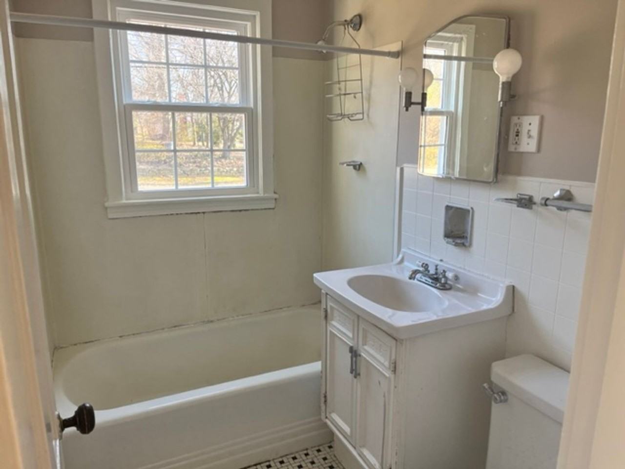 229 Century Ct - Photo 4 of 10