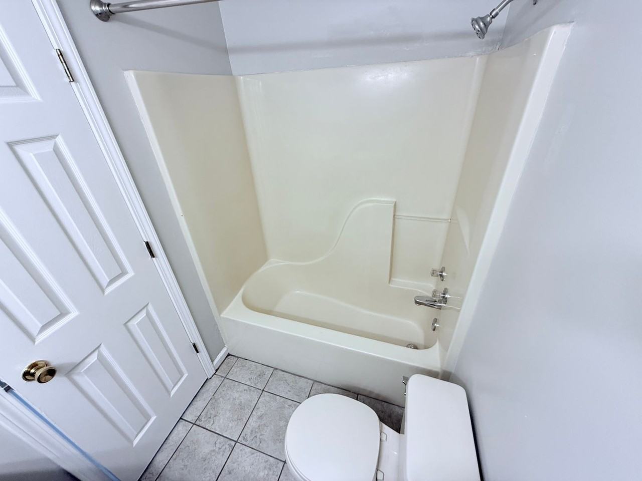 1001 Creekside Pl - Photo 5 of 29