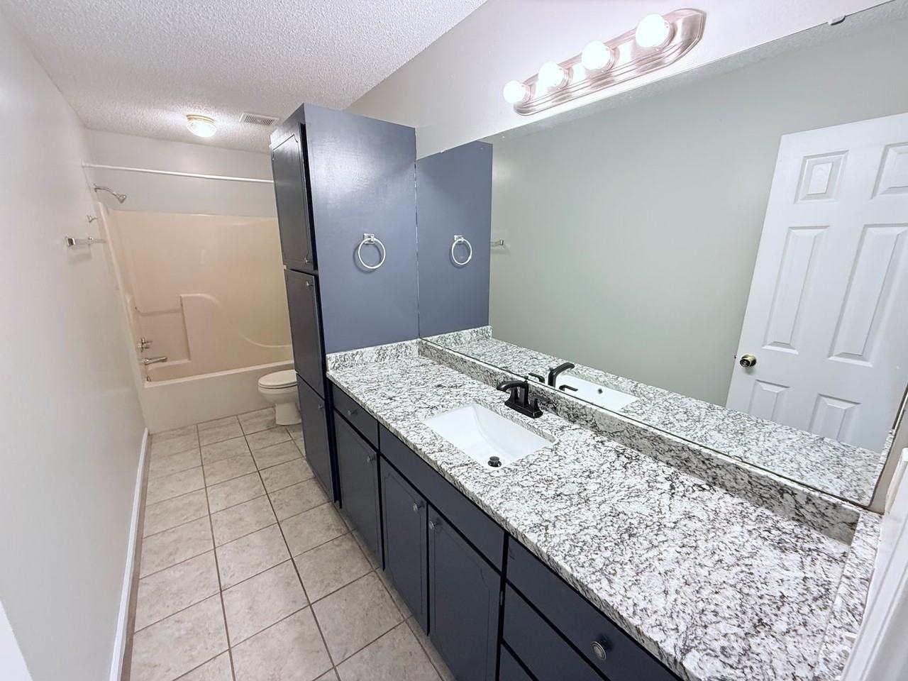 1001 Creekside Pl - Photo 6 of 29