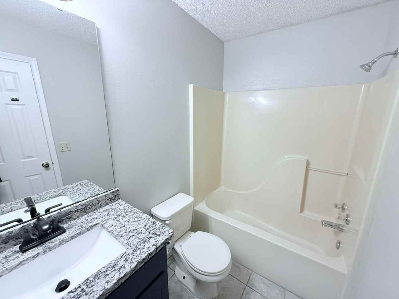 1001 Creekside Pl - Photo 7 of 29