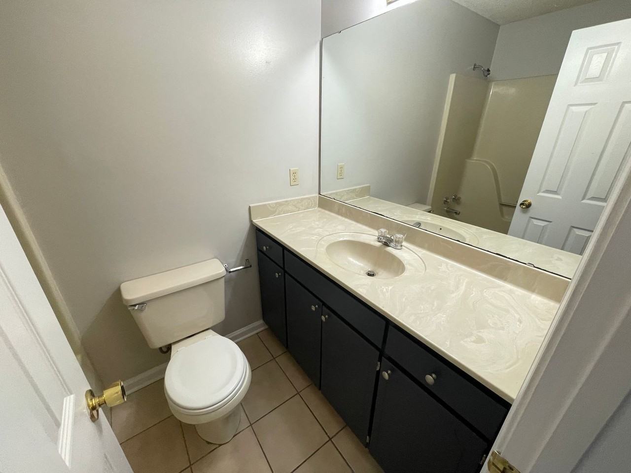 1004 Creekside Pl - Photo 7 of 23