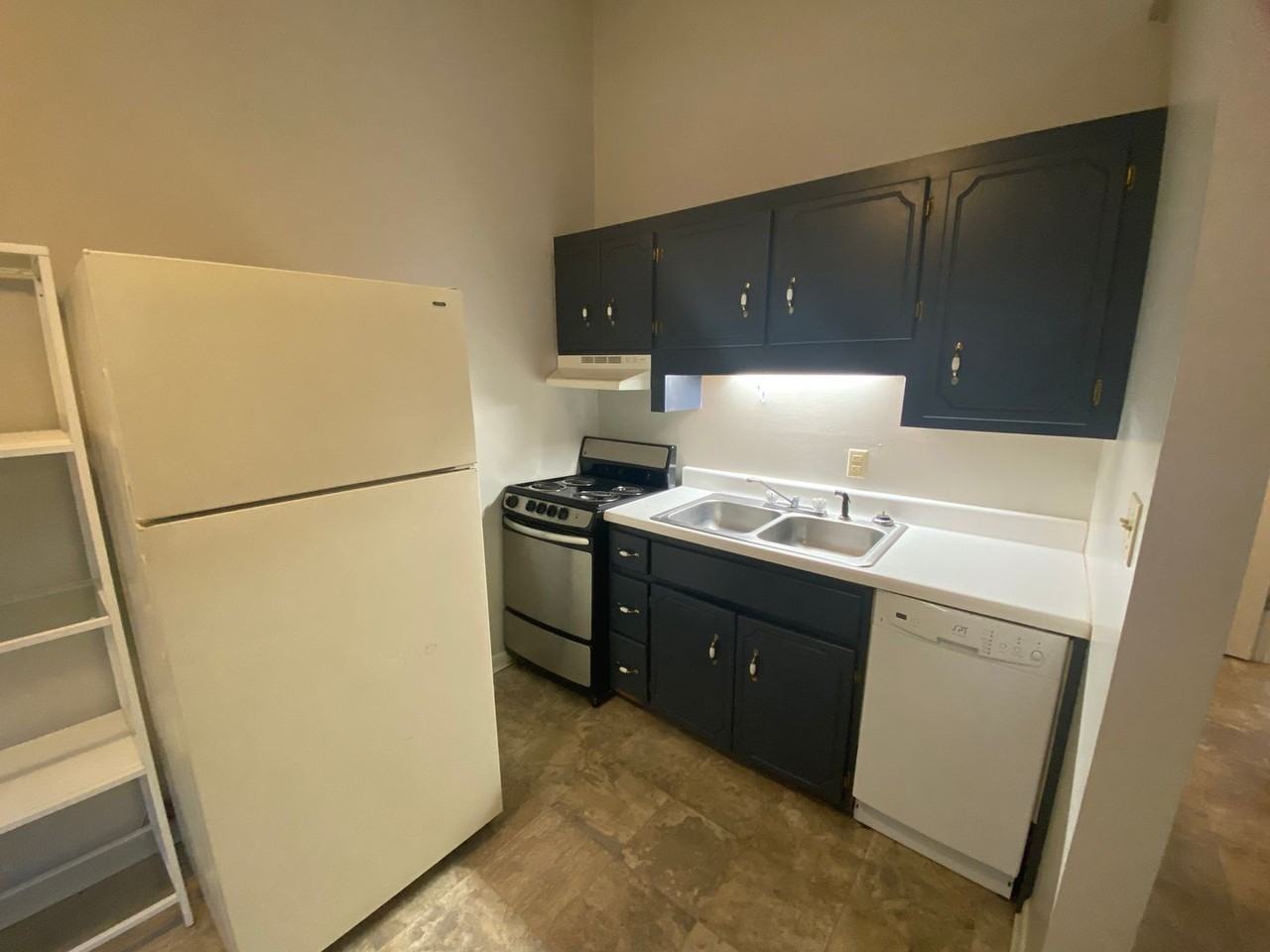 1311B Access Rd - Photo 2 of 13