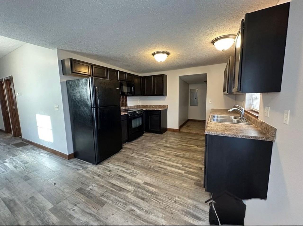 815 N 6th St - Photo 3 of 10