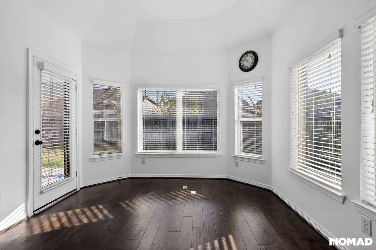 2010 Silver Moon Dr - Photo 6 of 13