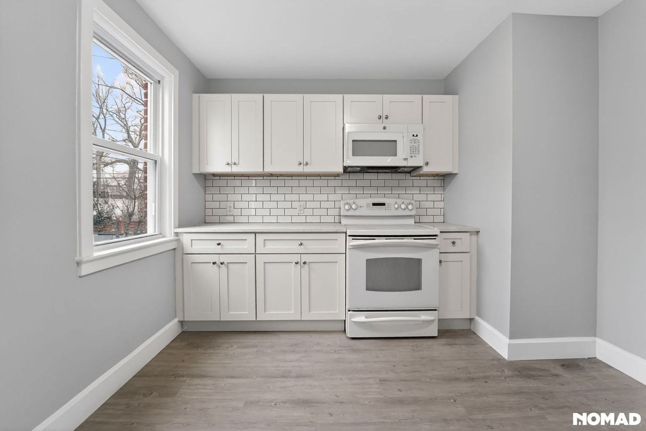 8550 Oakleigh Rd - Photo 2 of 32