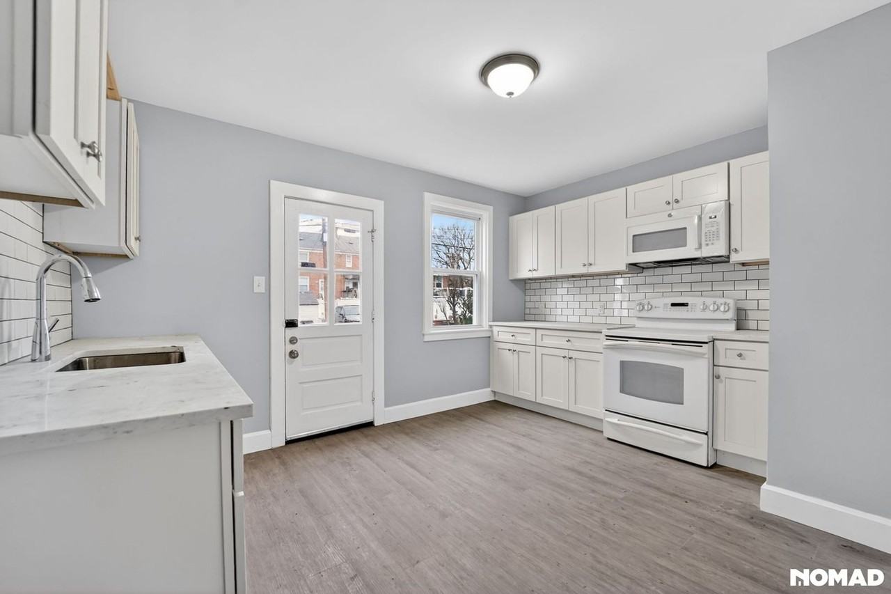 8550 Oakleigh Rd - Photo 4 of 32