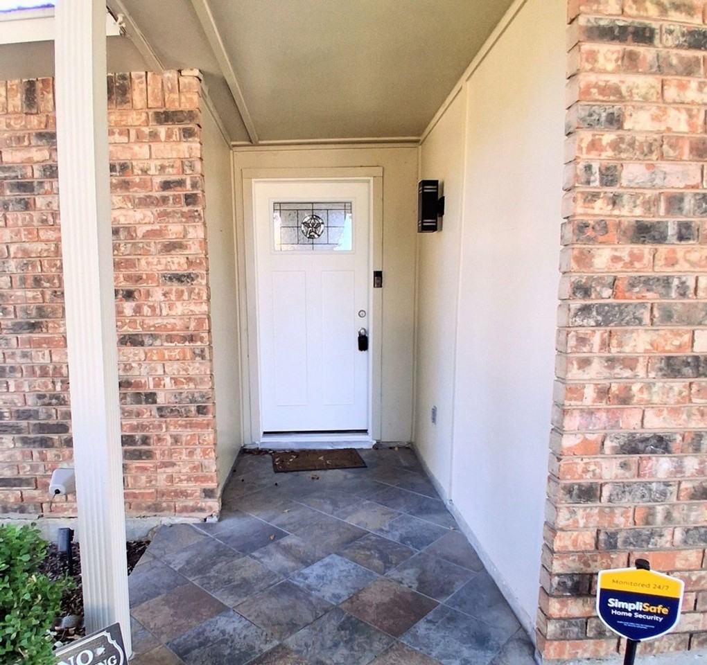 7440 Tunbridge Dr - Photo 4 of 15