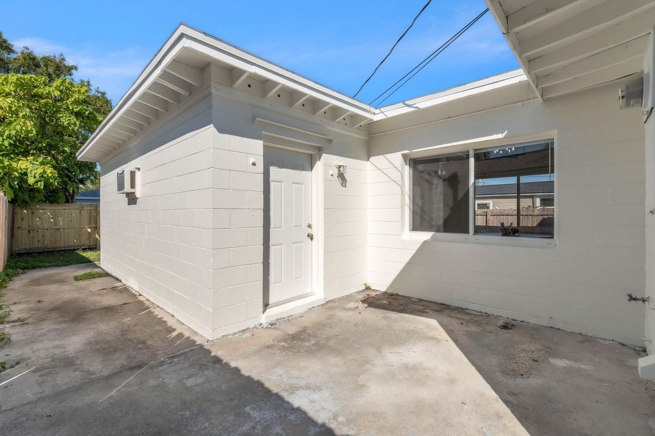 4651 Fairfield Ave S - Photo 4 of 26