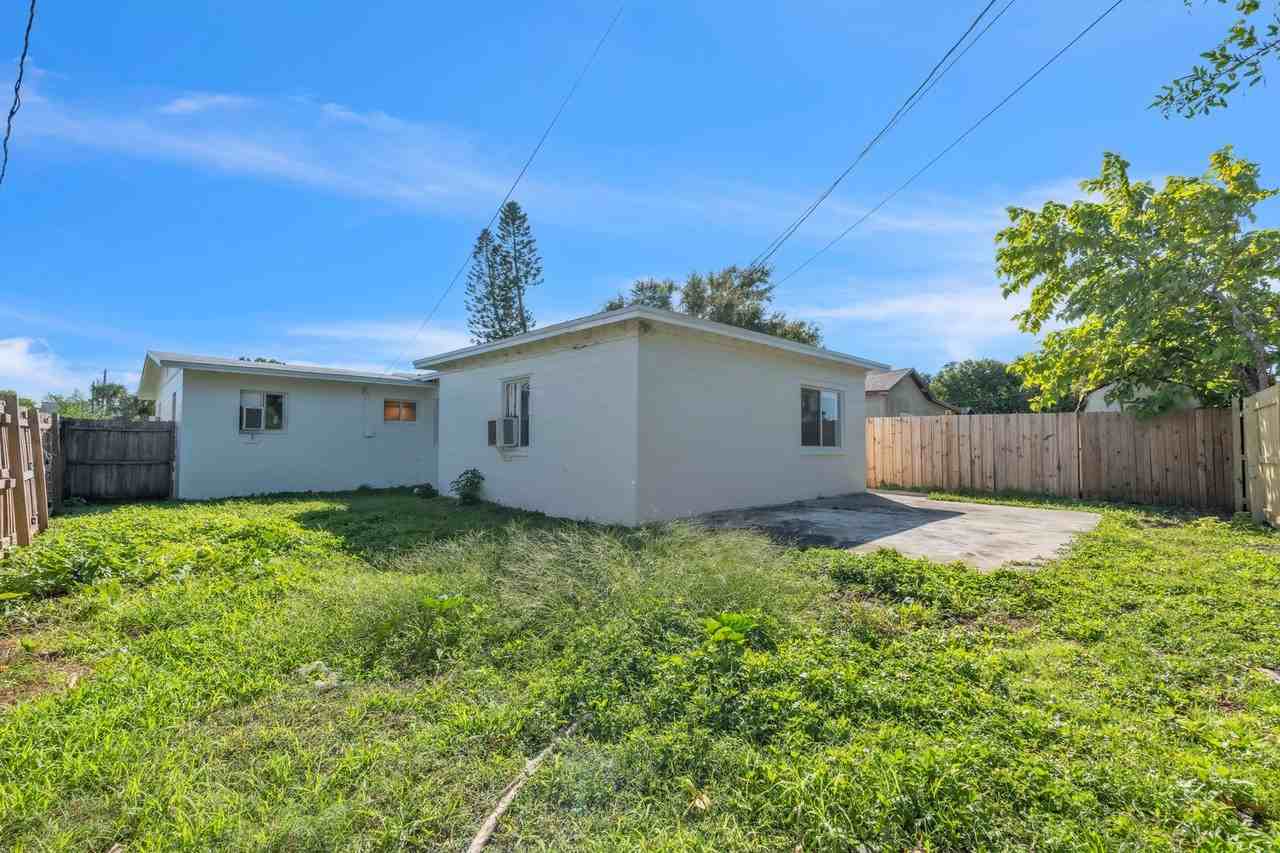 4651 Fairfield Ave S - Photo 6 of 26