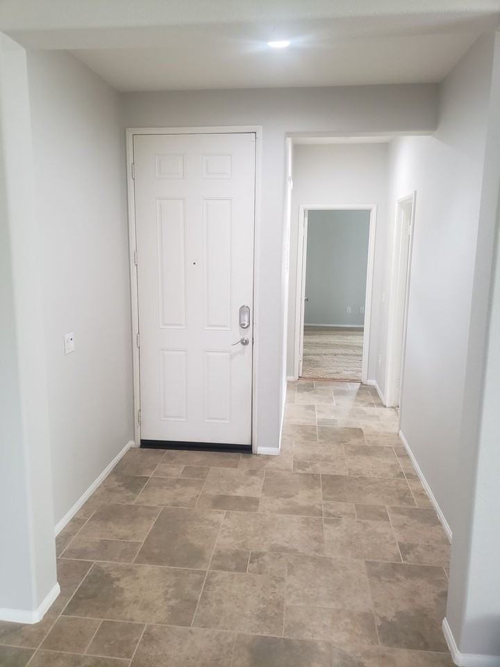 34101 Dorof Ct - Photo 4 of 21