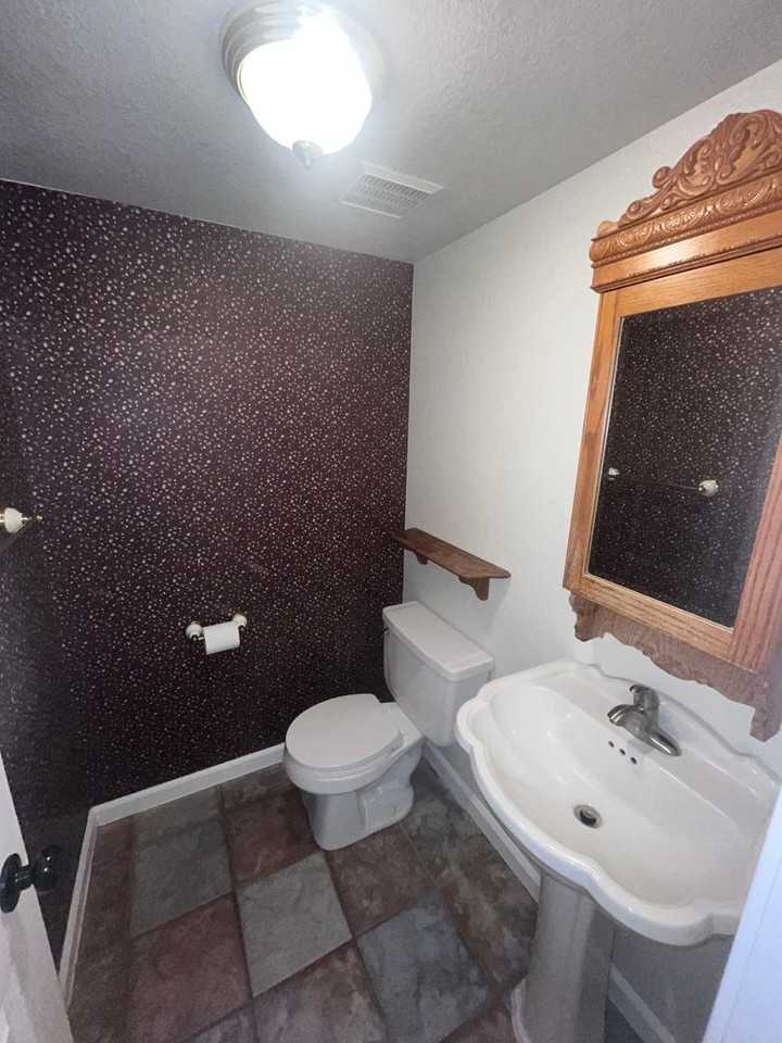 210 Dahlia Ct - Photo 7 of 17