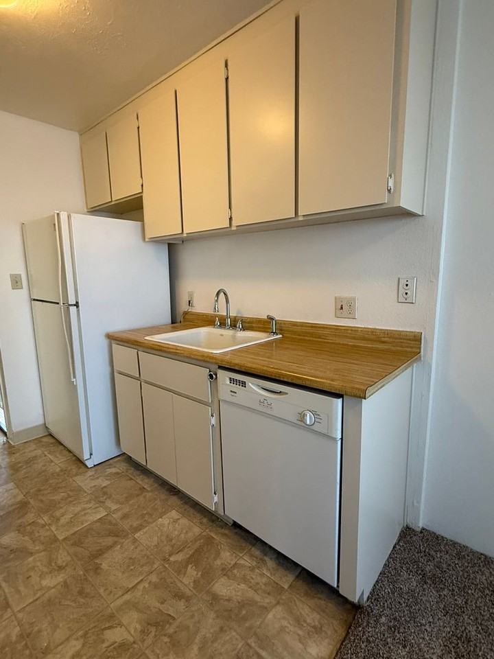 1553 Delucchi Ln #C - Photo 4 of 13