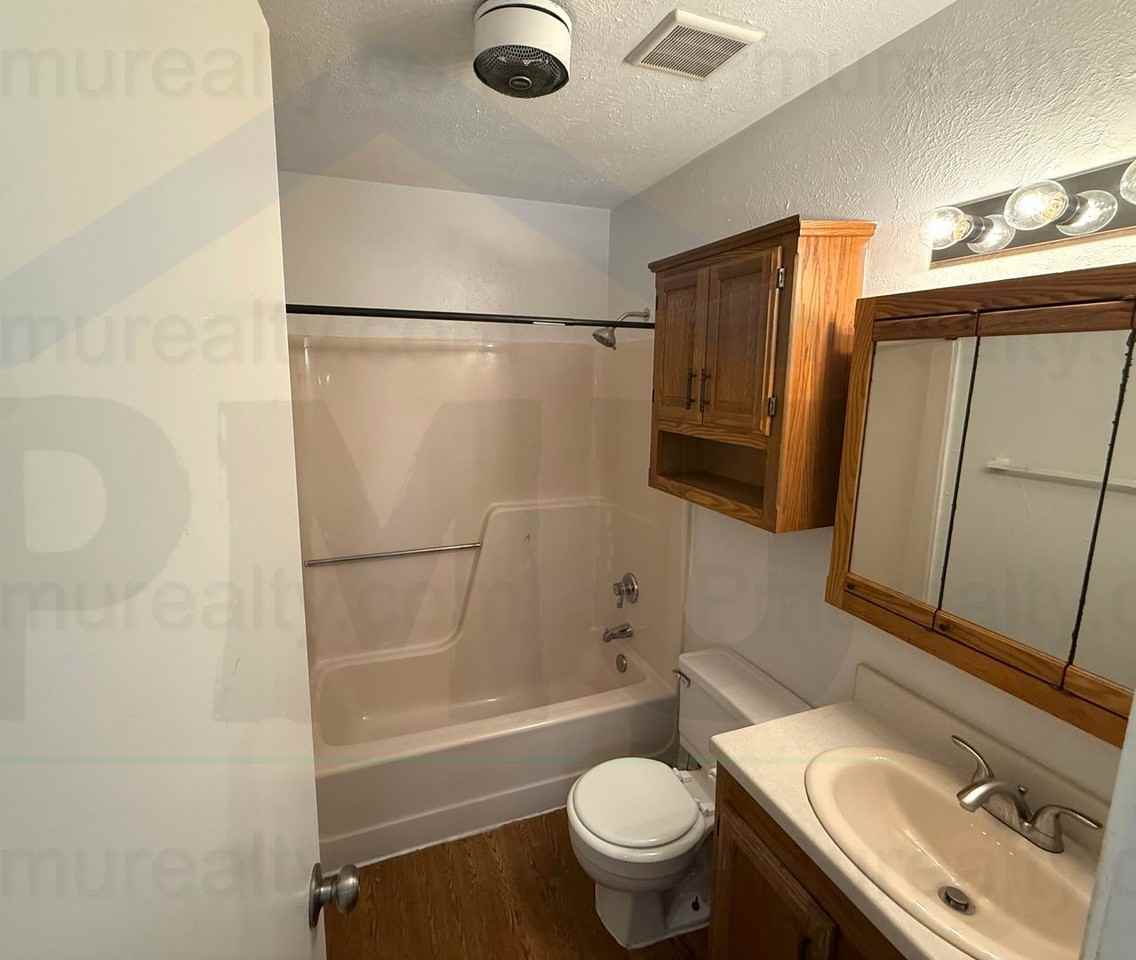 417 Justice St - Photo 7 of 8