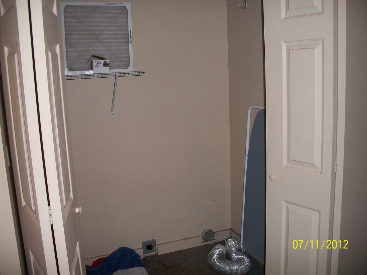 934 Saxon Way #D - Photo 3 of 29