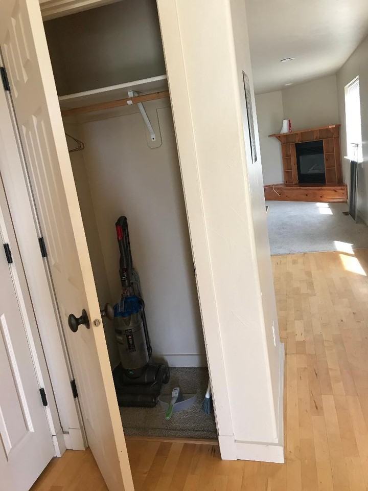 934 Saxon Way #D - Photo 4 of 12