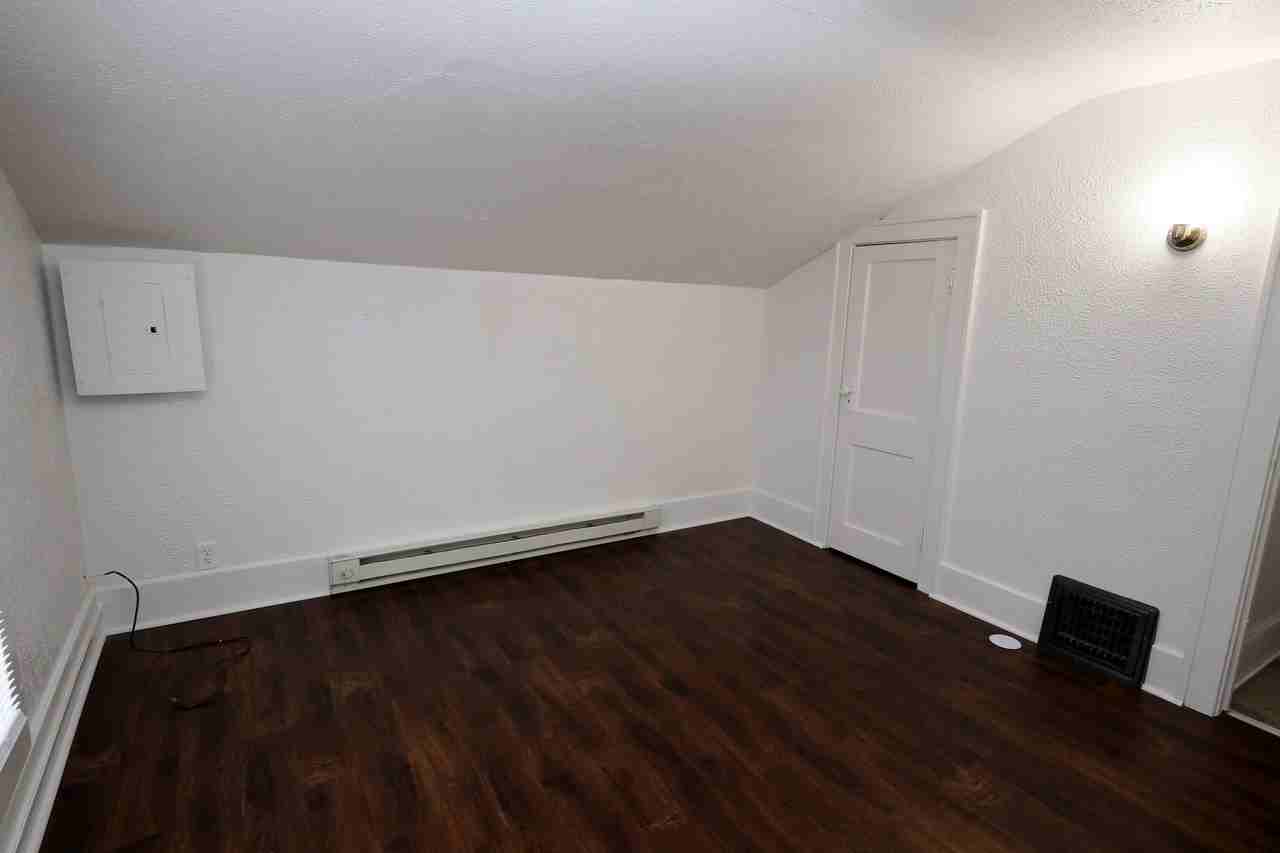 1601 S Main St #B - Photo 5 of 12