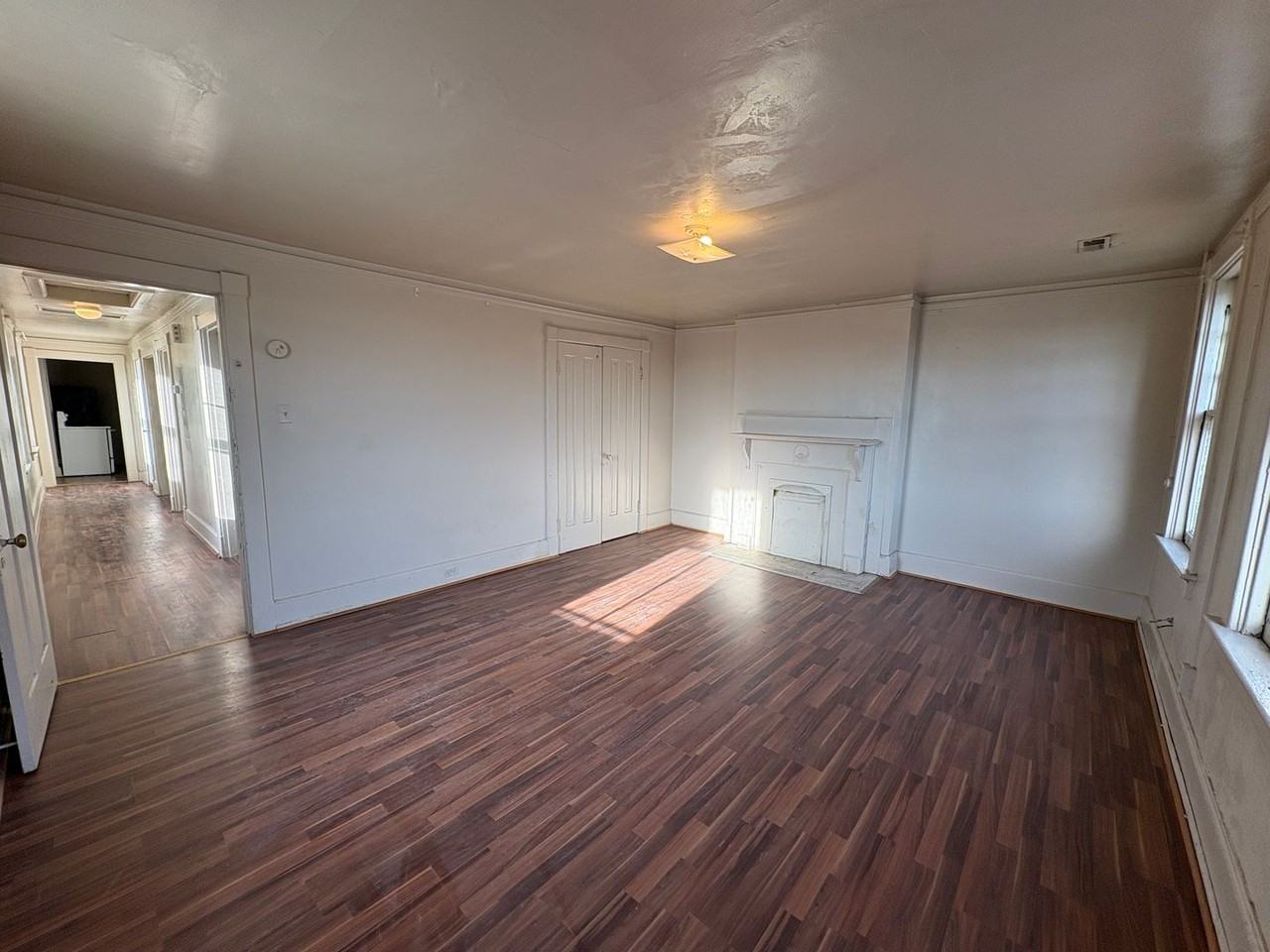 1125B Wise St - Photo 2 of 11